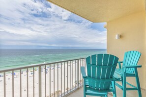 Property grounds - Enjoy Stunning Views and Tropical Breeze from Your Private Beachfront Balcony (Panama City Beach)