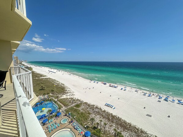 On the beach - Large Beachfront Condo (Panama City Beach)
