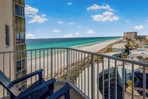 Beachfront Luxury Condo • 4BR • 2 Master Suites • (Renovated Early 2026)