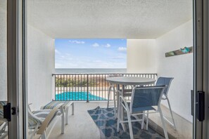 Outdoor dining - Includes Xplorie Activities & Linens. PYRAMID-1BR OF condo w/outdoor pool. (Ocean City)