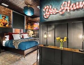 4 habitaciones, escritorio, tabla de planchar con plancha y wifi gratis 