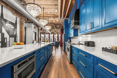 Velvet Vault - Banker’s Alley - Walk to Broadway