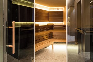 Sauna - Anton Dolomites Hideaway-luxusapartment 'sole' mit Spa u. Pool-kronplatz Bruneck (Bruneck)
