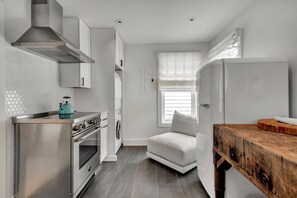 Microwave, stovetop, dishwasher, coffee/tea maker