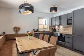 Fridge, microwave, oven, dishwasher - Chalet Speiereck 2 (Mariapfarr)