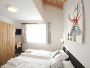 1 bedroom, iron/ironing board, free WiFi, bed sheets - Kitzview Terrace Apartment (Zell am See)