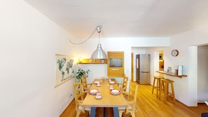 Dining - Alpine Style Kaprun Apartment (Kaprun)