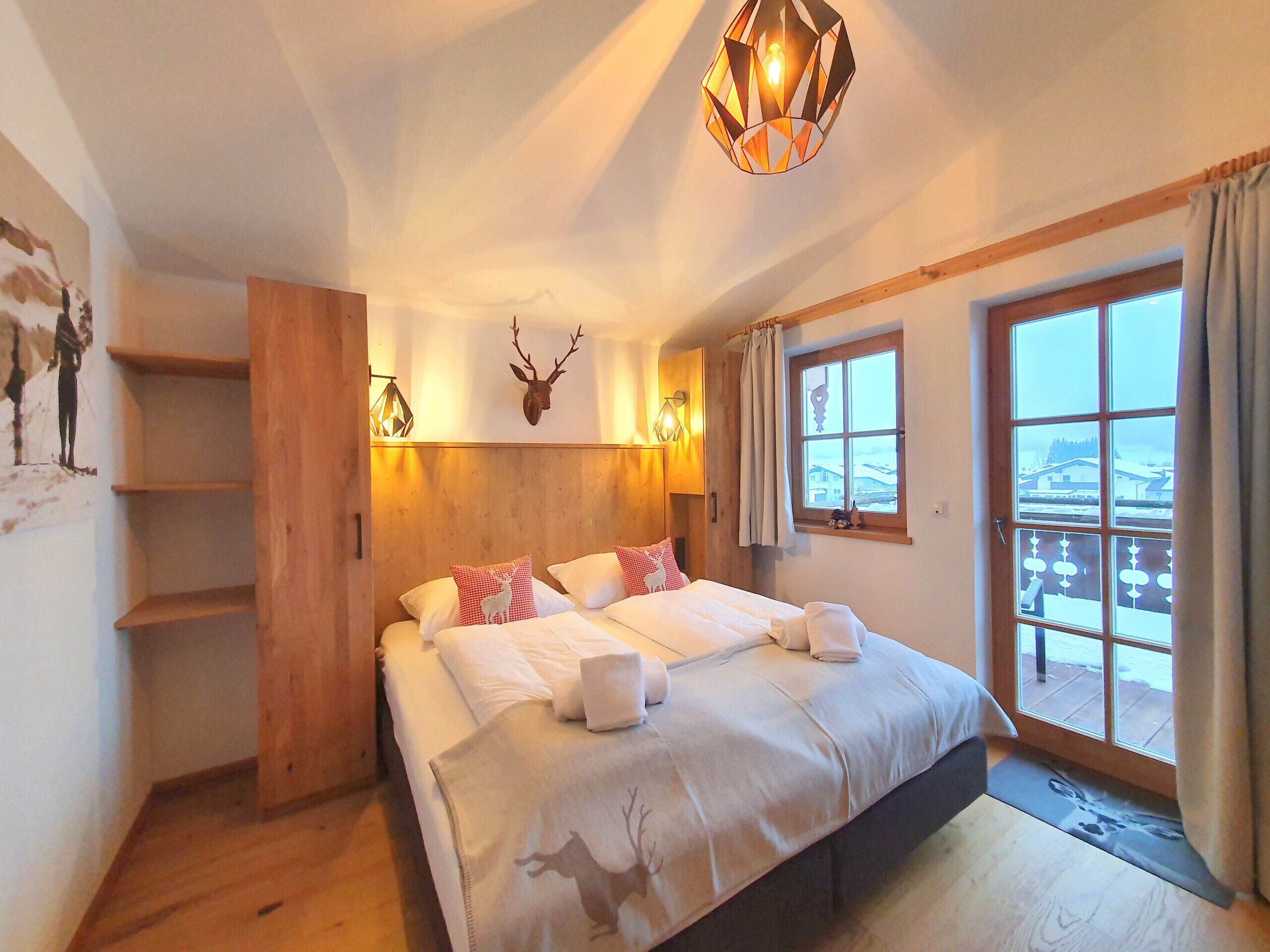 2 室のベッドルーム、WiFi (無料)、ベッドシーツ