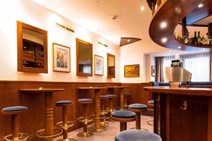 بار (في المنشاة)