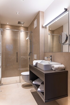 Shower, free toiletries, hair dryer, bathrobes