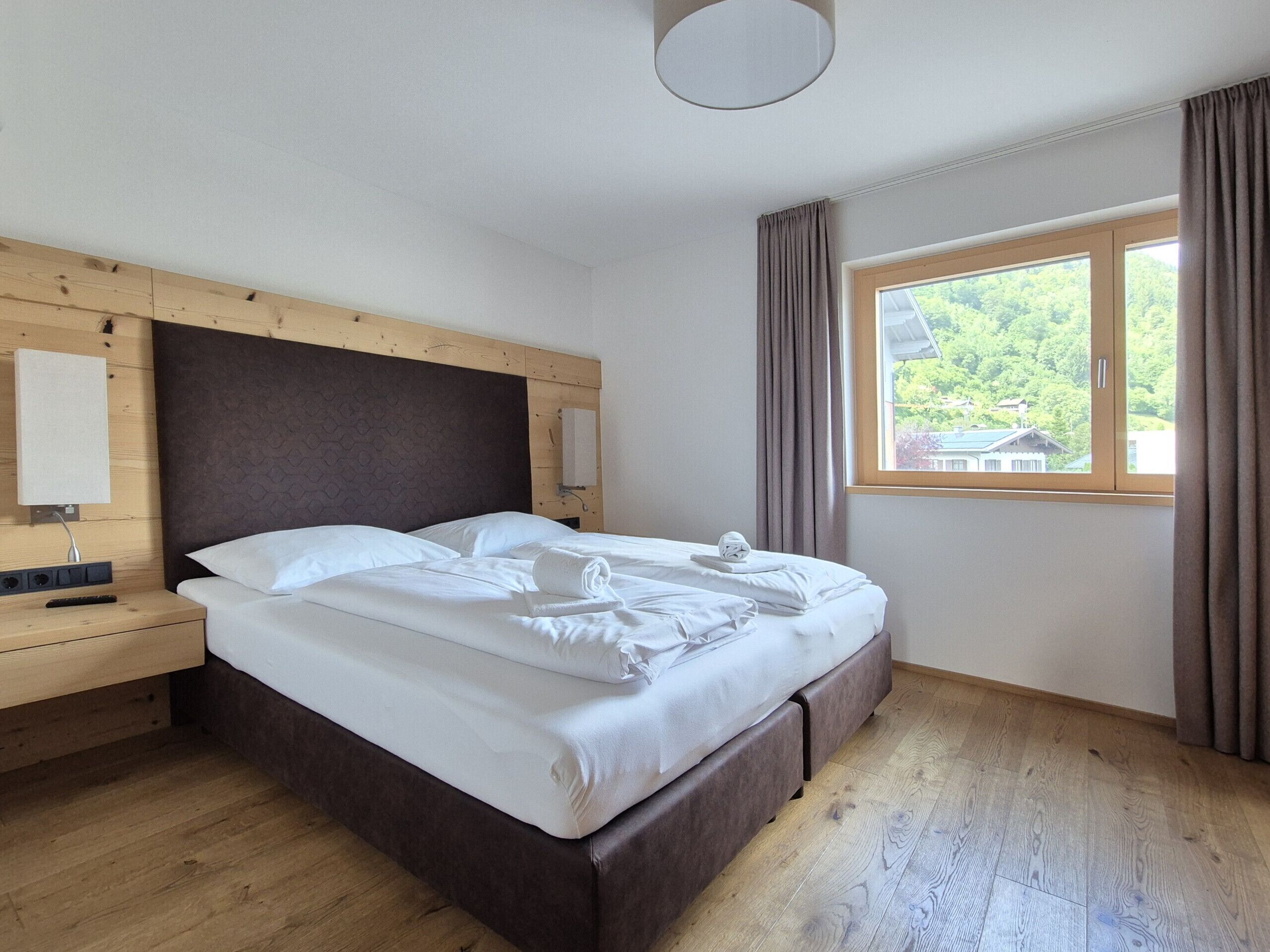 2 slaapkamers, een kluis op de kamer, gratis wifi, beddengoed