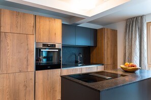 Fridge, microwave, oven, dishwasher