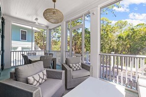 Interior - WaterColor! Carriage House, Pool, LSV, Bikes! Next to Camp WaterColor Waterpark! (Santa Rosa Beach)