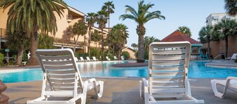 DolphinSmile 3 Pools Panorama View! W/D CLEAN!