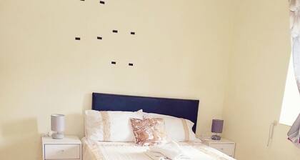 Home from home. Spacious 3 bed room apartment Jamaica.