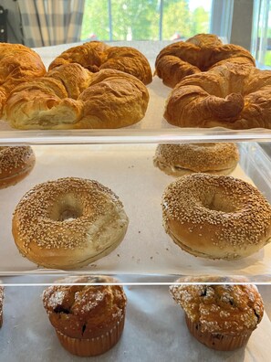 Gratis kontinental frukost varje dag 