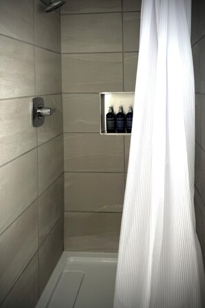 Economy-Doppelzimmer, 1 King-Bett, Nichtraucher | Badezimmer