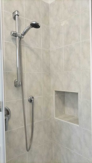 Shower, bidet, towels