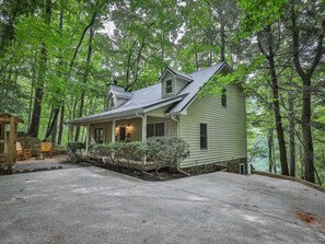 Unclassified image, 2 of 31, button