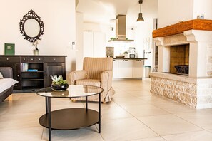 Interior - Villa Torre I by Villas Guide (Frata)