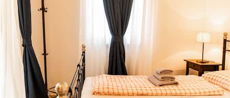 3 habitaciones, tabla de planchar con plancha y wifi gratis