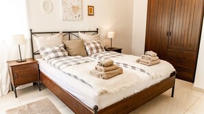 3 bedrooms, iron/ironing board, free WiFi, bed sheets - Villa Torre II by Villas Guide (Frata)