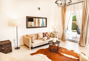 Unclassified image, 4 of 6, button