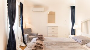 3 bedrooms, iron/ironing board, free WiFi, bed sheets - Villa Torre III by Villas Guide (Frata)