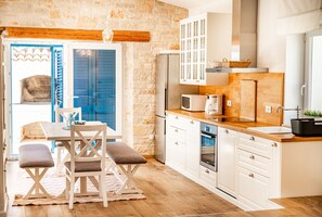 Kühlschrank, Mikrowelle, Ofen, Geschirrspüler