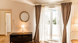 Interior - Villa Torre IV by Villas Guide (Frata)