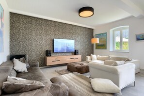 TV - Villa Bruna by Villas Guide (Porec)