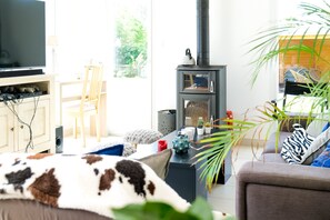 TV, books - Recent house, quiet location, Les Sables - sleeps 8 (Les Sables-d´Olonne)