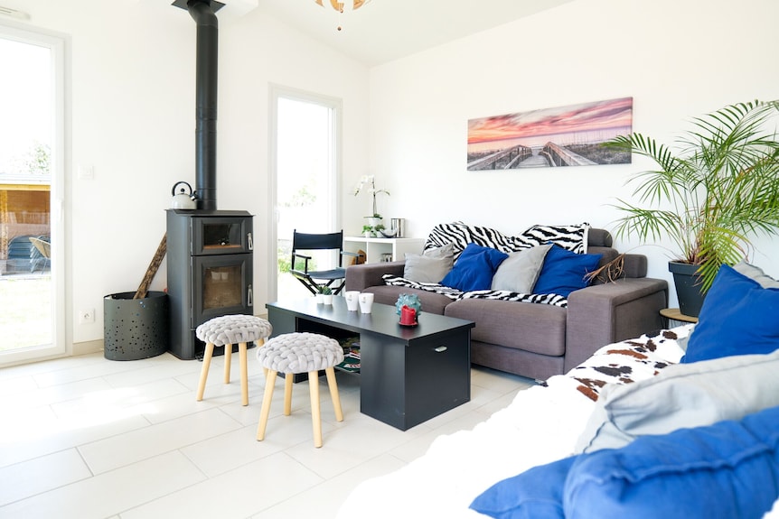 Recent House, Quiet Location, Les Sables - Sleeps 8 - Vendée