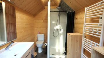 Bruser, hårtørrer, håndklæder, Sæbe