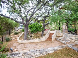 House, 5 Bedrooms | Property grounds