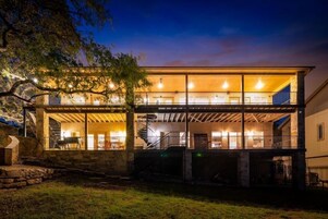 House, 5 Bedrooms | Exterior