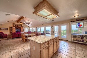 House, 5 Bedrooms | Private kitchen | Fridge, oven, coffee/tea maker, toaster