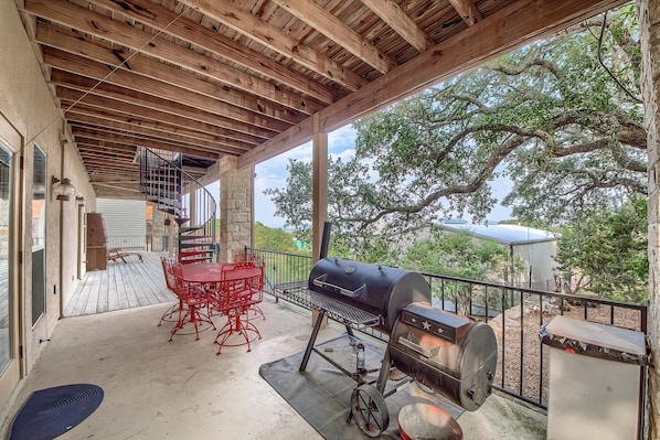 House, 5 Bedrooms | Terrace/patio