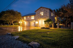 House, 5 Bedrooms | Exterior