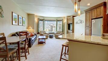 Studio | Spiseområde på rommet