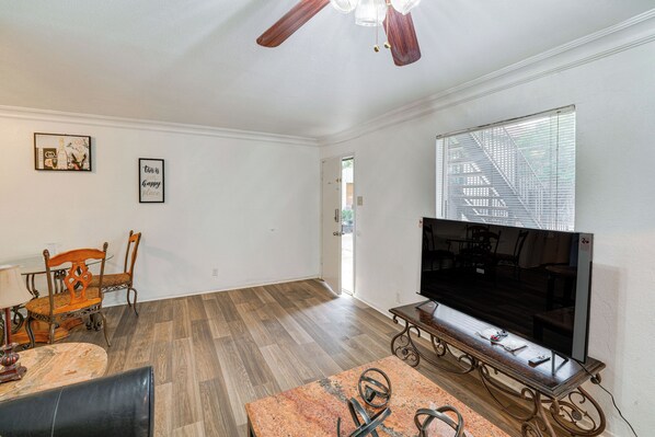 Apartment (1 Bedroom) | Interior