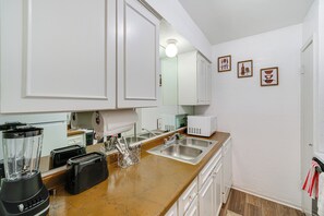 Apartment (1 Bedroom) | Interior