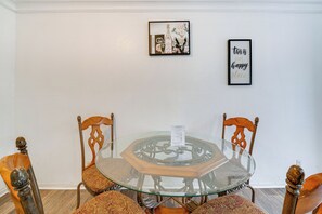 Apartment (1 Bedroom) | Interior - Quaint Condo w/ Pool Access: 4 Mi to Dtwn Dallas! (Dallas)