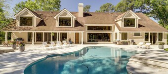 Private 25 Acre Estate w/ Lake: Fish & Canoe!