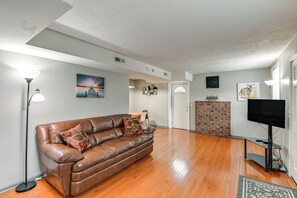 Apartment (2 Bedrooms) | Interior - Cozy Nashville Getaway: 11 Mi to Downtown! (Nashville)