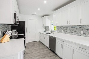 Talo (4 Bedrooms) | Sisätilat