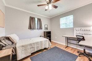 House (3 Bedrooms) | Interior - Baton Rouge Home w/ Yard ~ 14 Mi to Downtown! (Baton Rouge)