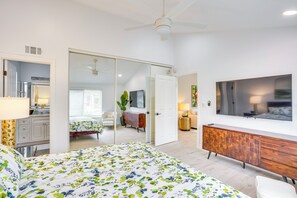 Interior - Idyllic Tustin Home w/ Private Patio & Grill (Tustin)