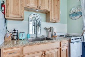 Apartment (0 Bedroom) | Interior - Livin Wells' Retreat, 2 Mi to Drakes Island Beach (Wells)