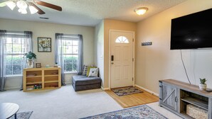 Unclassified image, 4 of 14, button - Lexington Family Home ~ 9 Mi to Lake Murray! (Lexington)